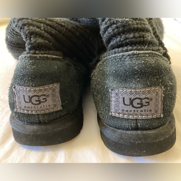 UGG Classic Cardy Wool Knit Mid-calf Botton Boots, Black, size 6 Women’s - Picture 7 of 9